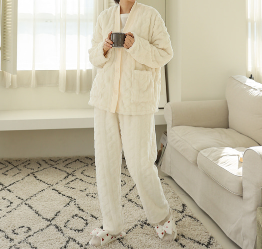 韓国授乳服*とてもあったかいケーブル睡眠パジャマセットアップ