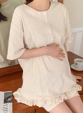 韓国授乳服*ドット柄半袖ショートパンツセットアップ【パジャマ】【授乳対応】